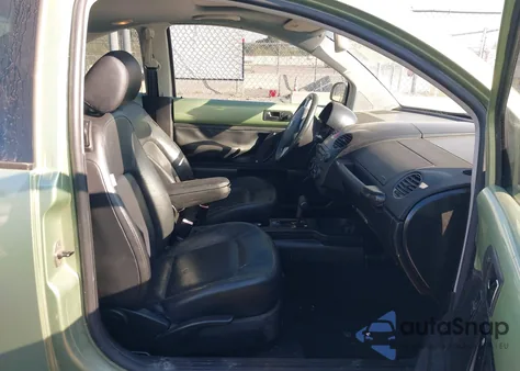 2007 Volkswagen New Beetle 2.5 из США, поврежденный, VIN 3VWSW31C47M513032